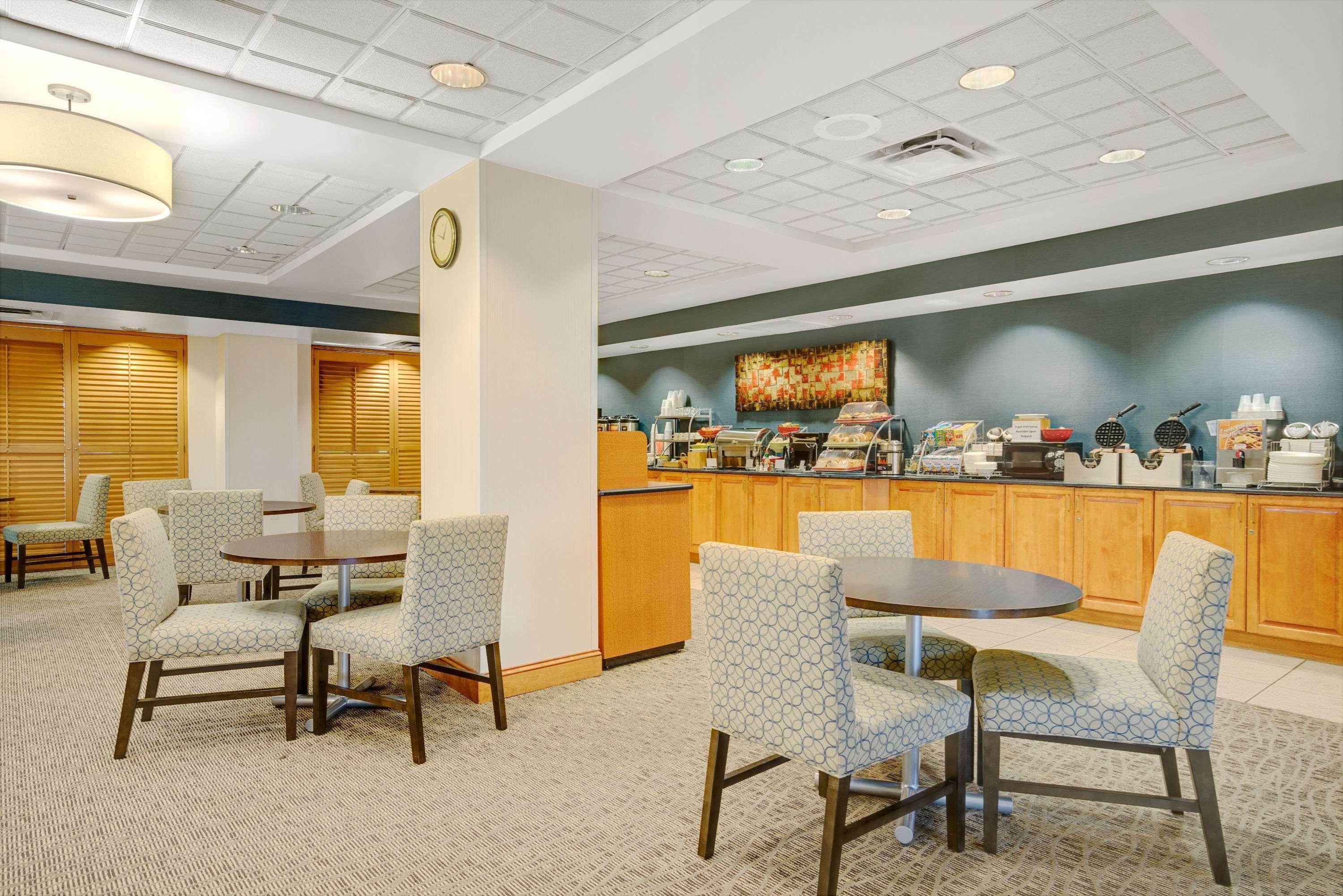 Wingate By Wyndham Fargo Hotel Buitenkant foto